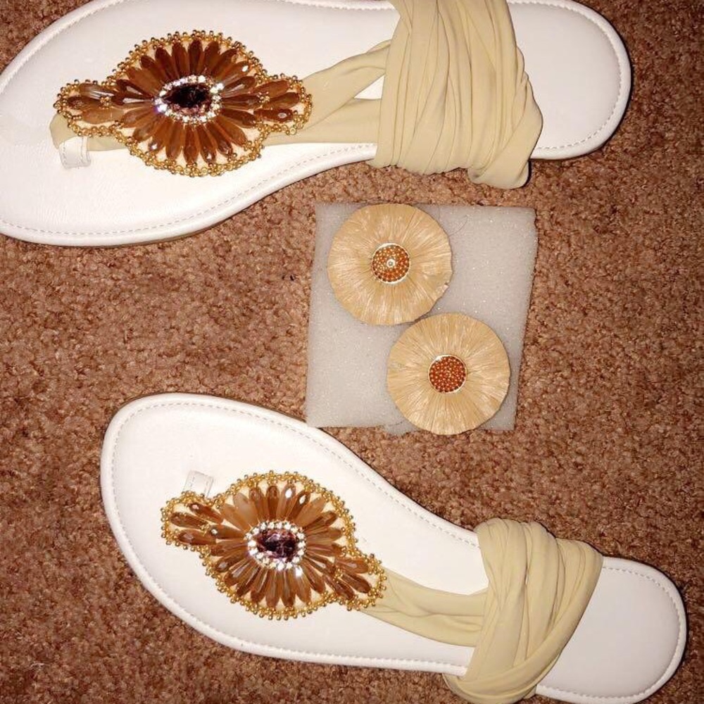 Holiday special 🎁 sandals earrings set